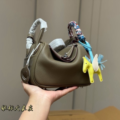 Original Women's Lindy Clemence Shoulder Bag 18 Etoupe H073428CK18
