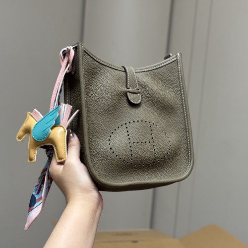 Original Women's Evelyne Mini 16 Clemence Shoulder Bag 18 Etoupe H069426CCBF