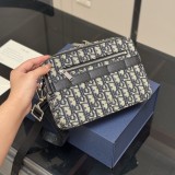 Original Safari Messenger Bag Luxury Leather Crossbody Bag for Men 1ESPO206YKY