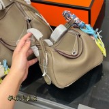 Original Women's Lindy Clemence Shoulder Bag 18 Etoupe H073428CK18