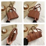 5A Woody Tote Handbag