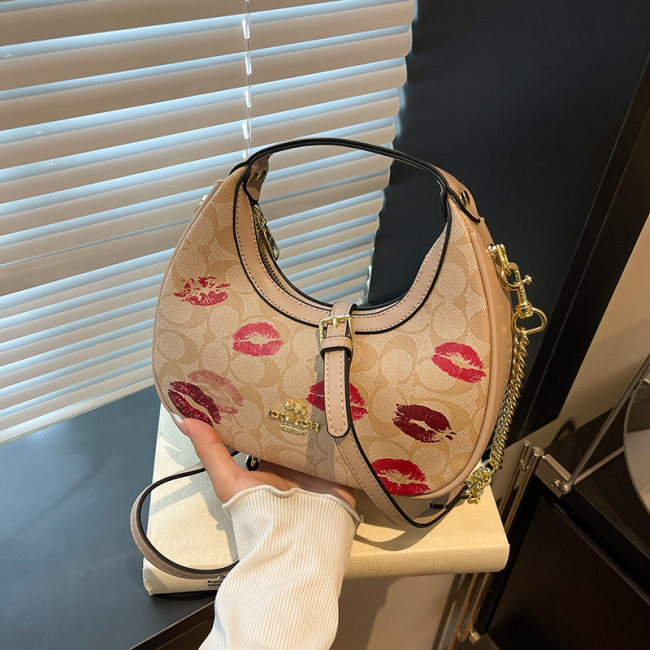5A Print Shoulder Bag 1169
