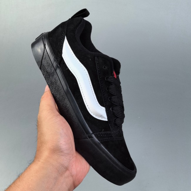 Knu Skool Low Skate shoes Black White