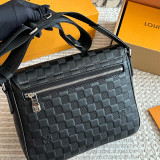 Original DISTRICT Messenger Bag