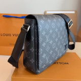 Original DISTRICT Messenger Bag