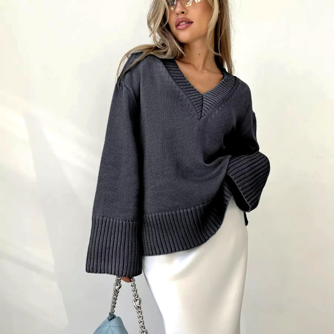V-Neck Knit Sweater （black & white）