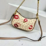 5A 9024 Shoulder Bag