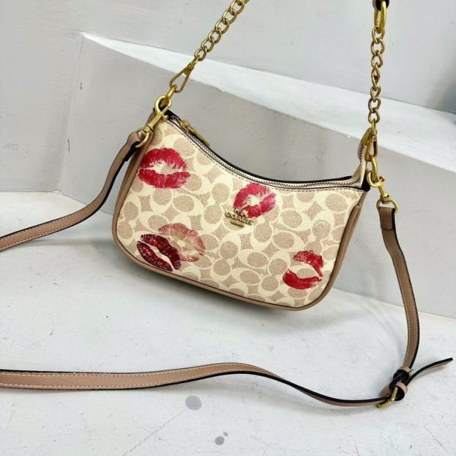 5A 9024 Shoulder Bag