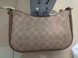 5A 9024 Shoulder Bag