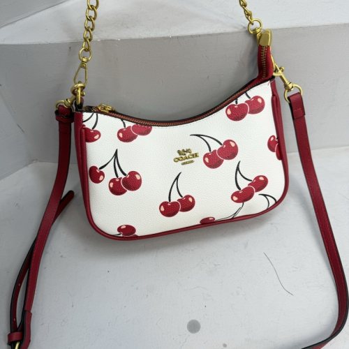5A 9024 Shoulder Bag