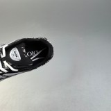 5A B30 Low Top Sneaker