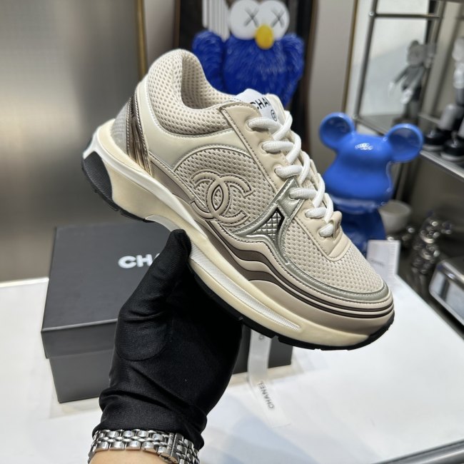 5A Women's CC Runner Laminate Casual Sneakers