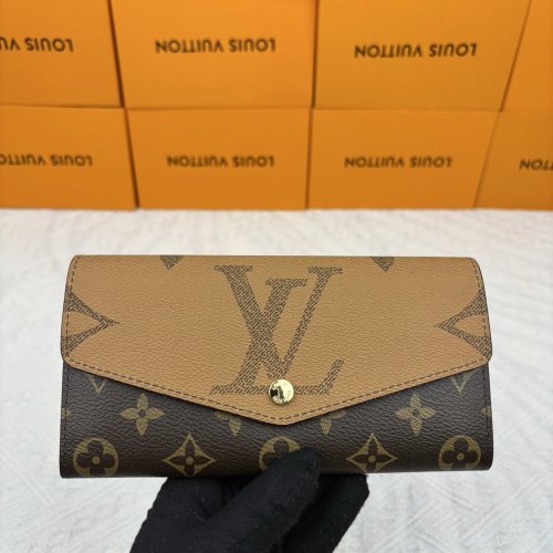 5A Sarah Long Wallet