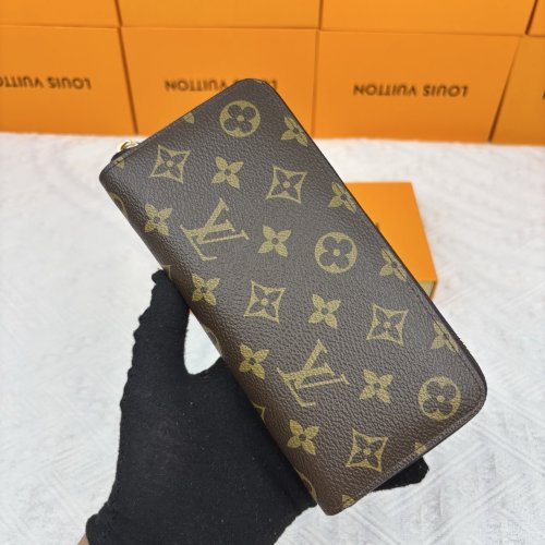 5A Clemence Long Wallet