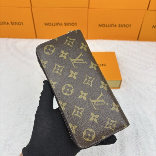 5A Clemence Long Wallet