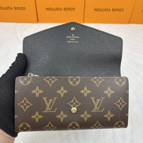 5A Sarah Long Wallet