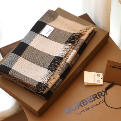 5A Winter Classic Plaid Scarf