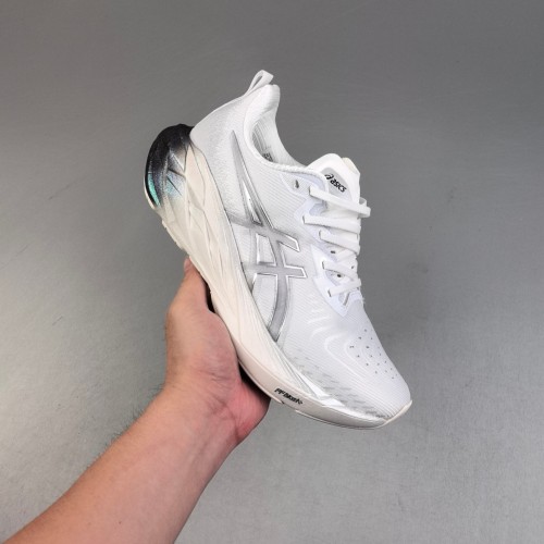 5A Novablast 5 Running Shoes White