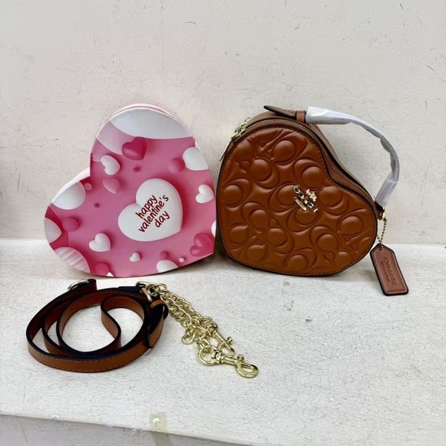 5A Women's Heart Crossbody Bag 6931
