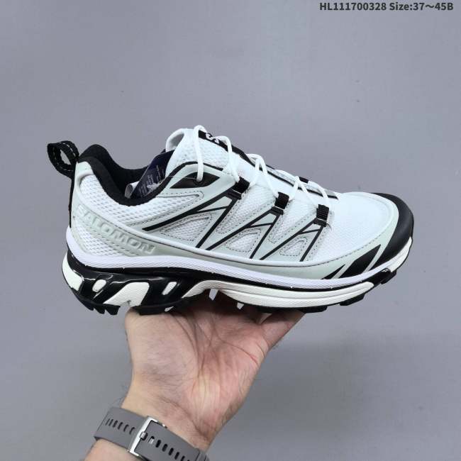 Original XT-6 Expanse Low-Top Outdoor Sneakers