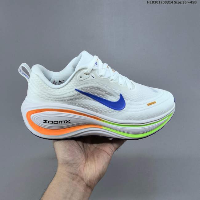 5A Vomero Plus Running Shoes