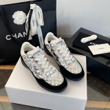 Original Quilted Leather Low top Lace Up Sneakers