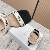5A Heeled Sandal with J'Adior Straps