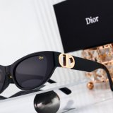 5A 30Montaigne B5U Butterfly Frame Sunglasses