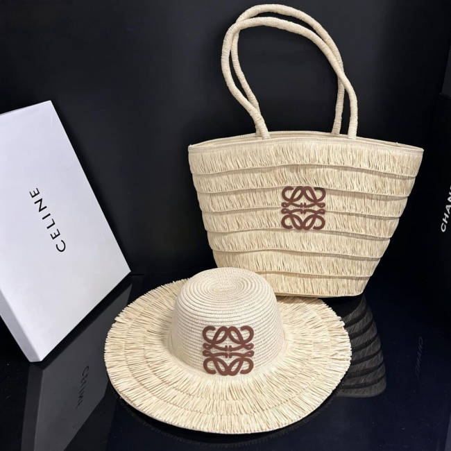 5A Raffia Handbag And Wide-brimmed Hat