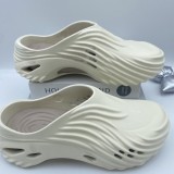 5A Echo Wave Clogs Slip-On Sandals