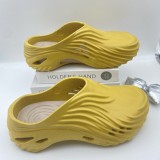 5A Echo Wave Clogs Slip-On Sandals
