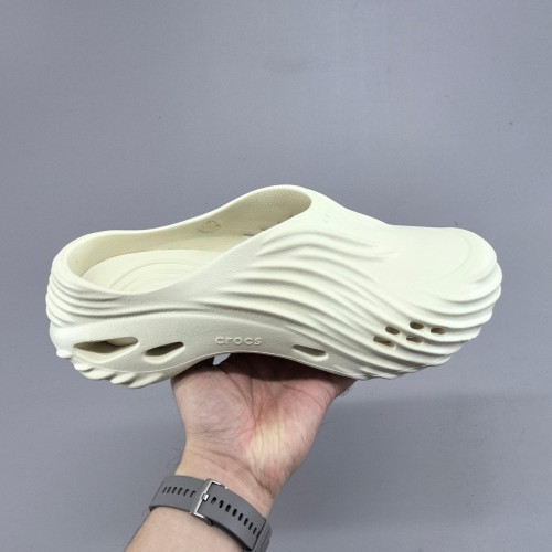 5A Echo Wave Clogs Slip-On Sandals
