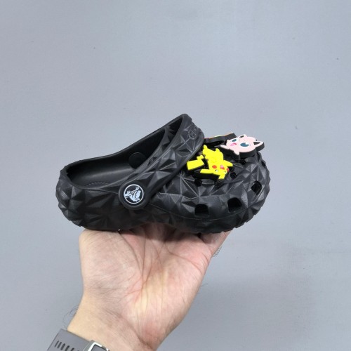 5A Kids Classic Geometric Clogs