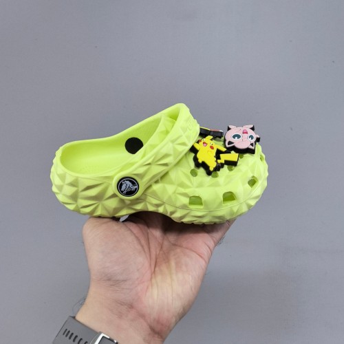 5A Kids Classic Geometric Clogs