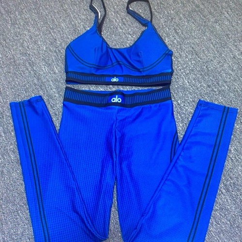 5A High-Waisted Leggings And A Matching Sports Bra Set
