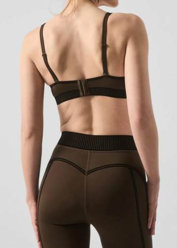 5A High-Waisted Leggings And A Matching Sports Bra Set