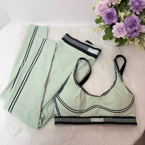 5A High-Waisted Leggings And A Matching Sports Bra Set