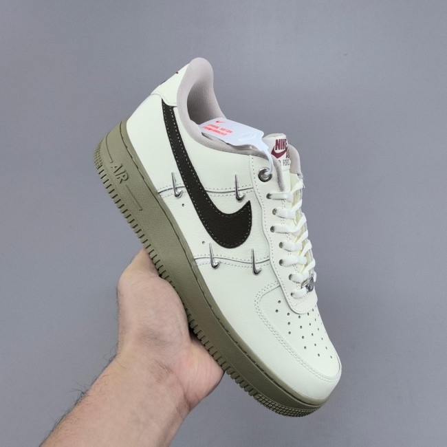 5A Air Force 1 '07 LX Four Swooshes Sneakers