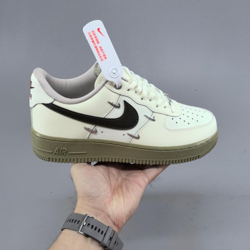 5A Air Force 1 '07 LX Four Swooshes Sneakers