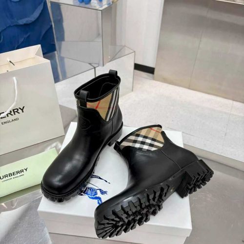 Original Vintage Check Leather-trim Boots