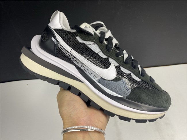 NIKE VAPORWAFFLE SACAI BLACK WHITE