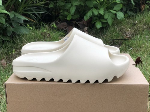 YEEZY SLIDE BONE