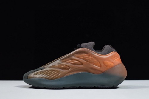 Yeezy Boost 700 V3 Copper Fade GY4109