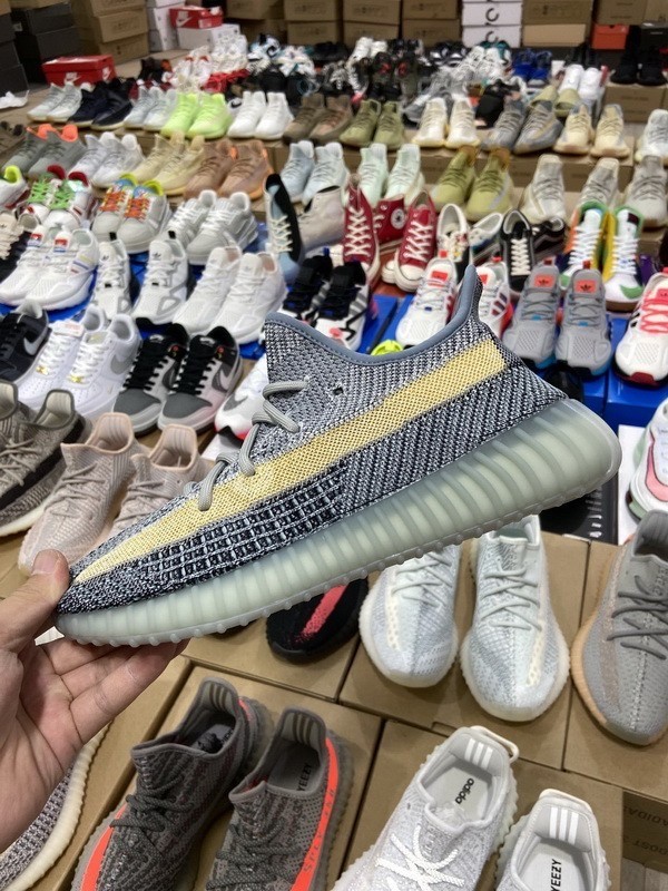 Yeezy Boost 350V2 GY7657