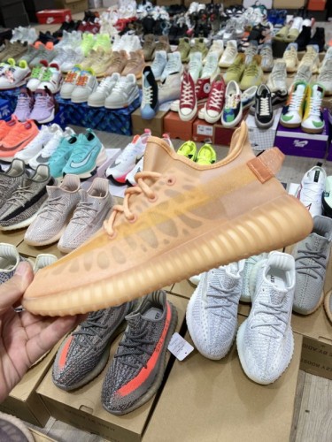 Yeezy Boost 350V2 GW2870