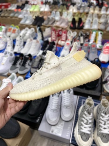 Yeezy Boost 350V2 满天星 GX3438