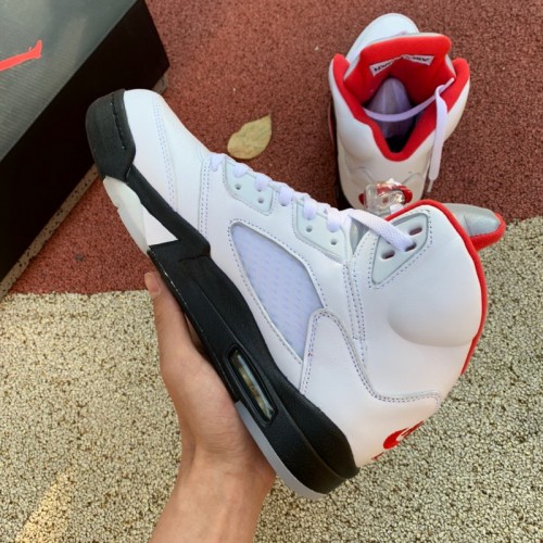 Jordan 5 Retro Fire Red Silver Tongue (2020)