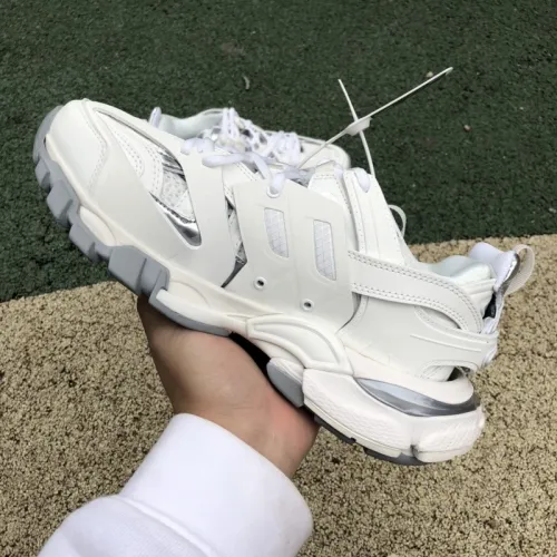 Baleniaga Triple S shoes