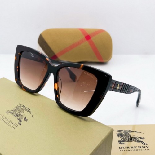 Burberry Sunglasses AAAA-643