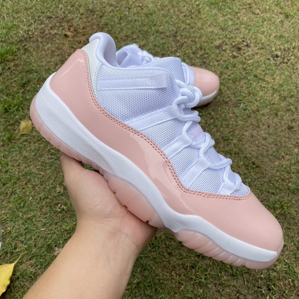 Jordan 11 Low WMNS “Legend Pink”